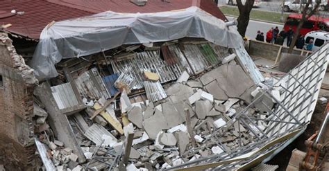rüyada depremde binanın yıkılması